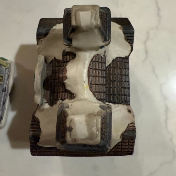 2 Christmas Village Pieces, Church & Train Station - Picture 5 of 9